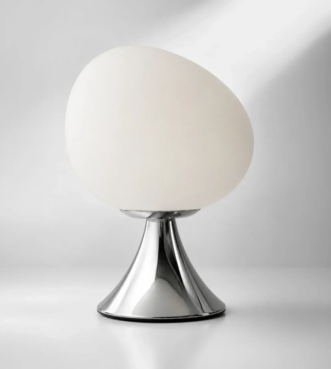 Egg Metal Opal Cam E27 Masa Lambası