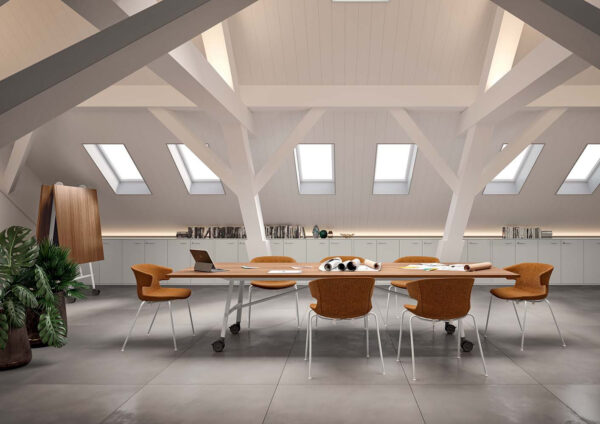 Serenity, toplantı masası