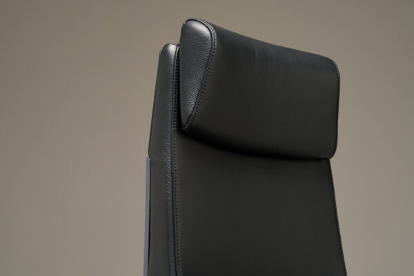 Starlux, çalışma koltuğu