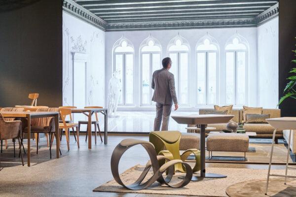 Moon, çalışma koltuğu