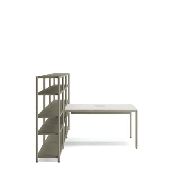 Cage, çalışma masası