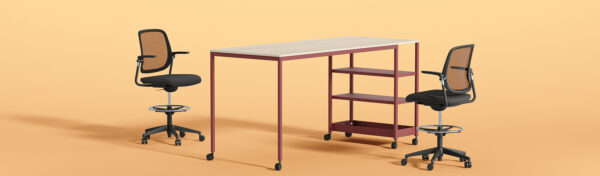 Cage, çalışma masası