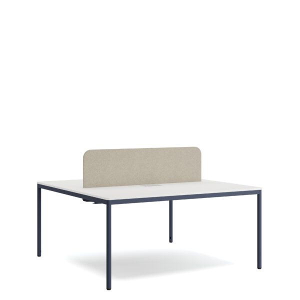 Cage, çalışma masası