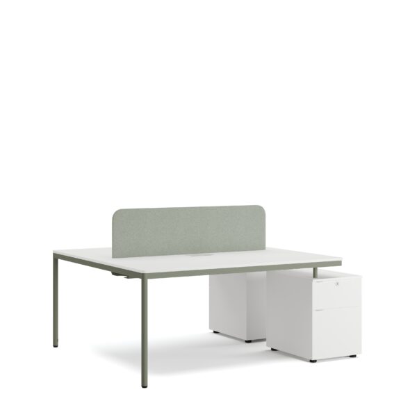 Cage, çalışma masası