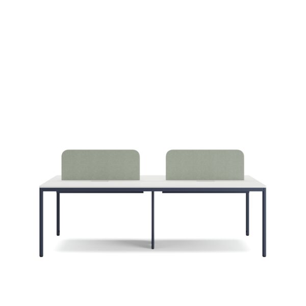 Cage, çalışma masası