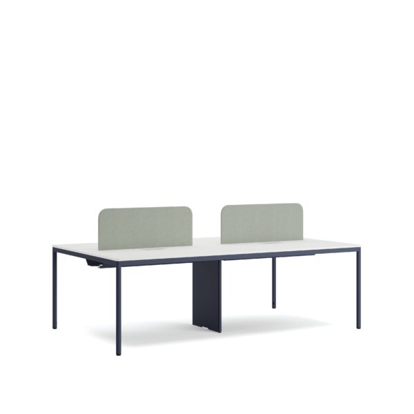 Cage, çalışma masası