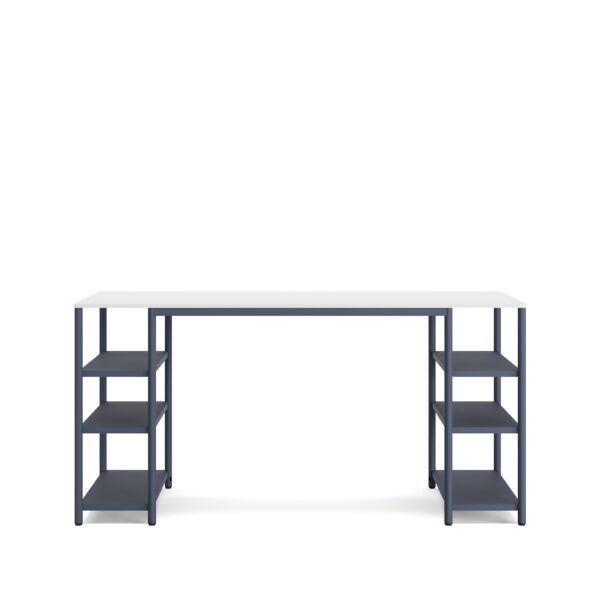 Cage, çalışma masası