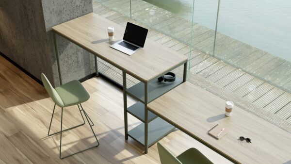 Cage, çalışma masası