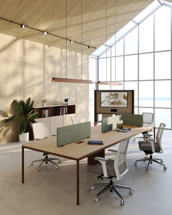 Cage, çalışma masası