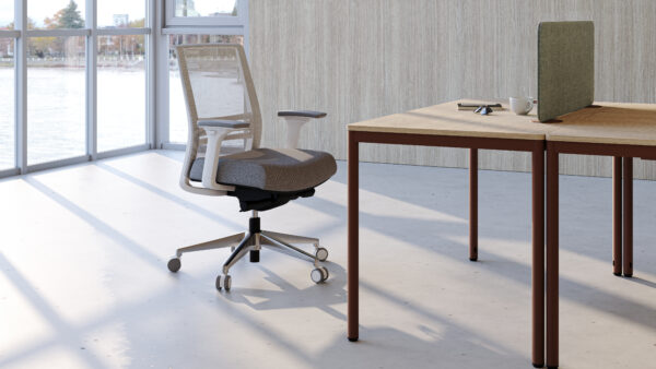 Cage, çalışma masası