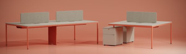 Cage, çalışma masası