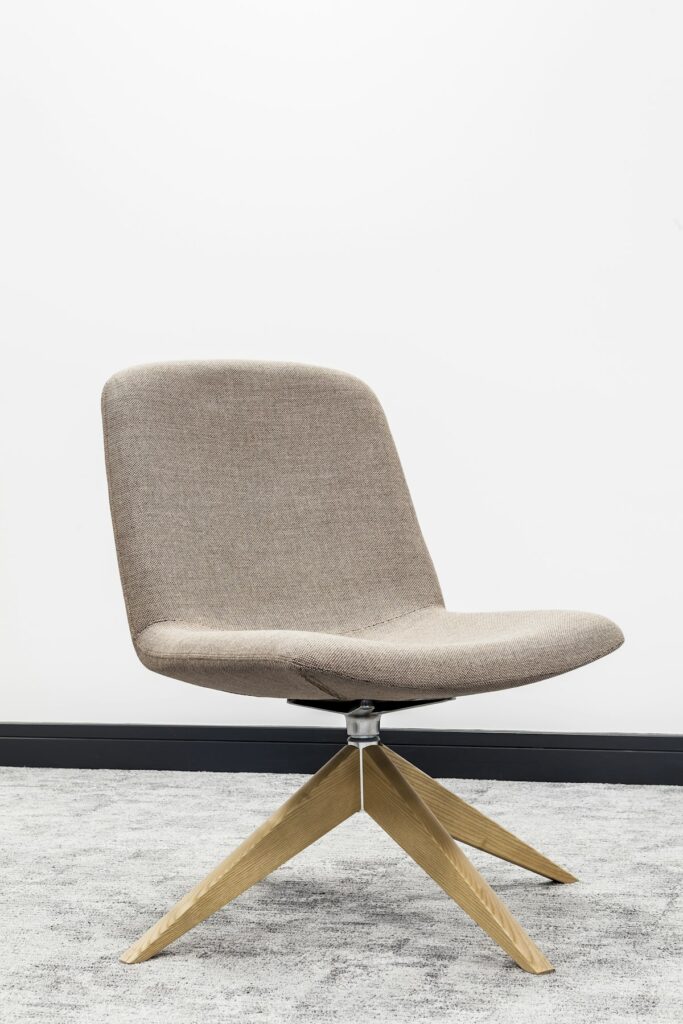 Ergonomik ofis koltuğu doğru oturuş pozisyonu